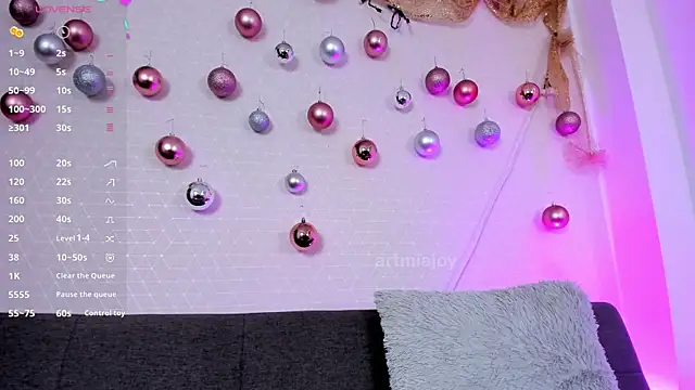 artmiaa online show from 12/22/25, 01:41