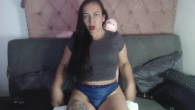 Snapshot of missbella1 chatting on 09/10/25, 09:04 missbella1 online show from 09/10/25, 09:04