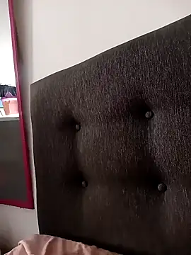 lenka 24 online show from 02/08/25, 03:53