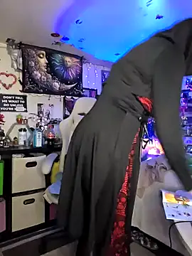 Snapshot of TrenaAnne chatting on 02/20/25, 01:03 TrenaAnne online show from 02/20/25, 01:03