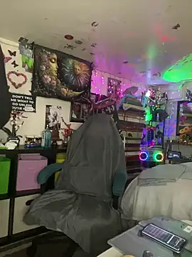 Snapshot of TrenaAnne chatting on 03/08/25, 01:28 TrenaAnne online show from 03/08/25, 01:28