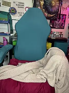 Snapshot of TrenaAnne chatting on 03/14/25, 04:32 TrenaAnne online show from 03/14/25, 04:32