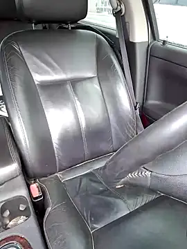 Snapshot of cdressupdiva chatting on 12/21/24, 08:54 cdressupdiva online show from 12/21/24, 08:54