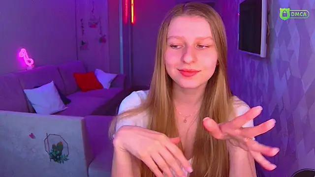 Snapshot of AmaliaQueen chatting on 02/16/25, 02:00 AmaliaQueen online show from 02/16/25, 02:00