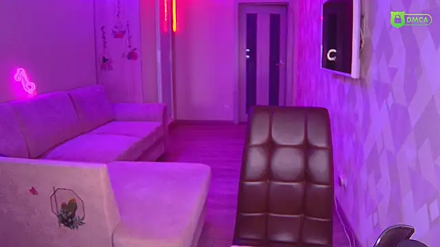 Snapshot of AmaliaQueen chatting on 02/24/25, 03:20 AmaliaQueen online show from 02/24/25, 03:20