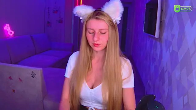 Snapshot of AmaliaQueen chatting on 11/01/25, 02:19 AmaliaQueen online show from 11/01/25, 02:19