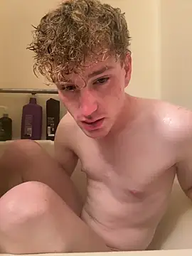 Snapshot of CreamyAustin chatting on 09/22/25, 12:01 CreamyAustin online show from 09/22/25, 12:01