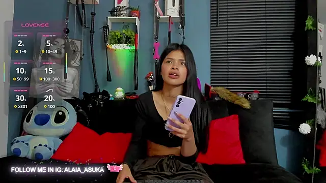 Alaia Asuka online show from 01/27/25, 11:43