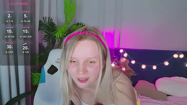 Beatrica Klein online show from 01/12/25, 05:33