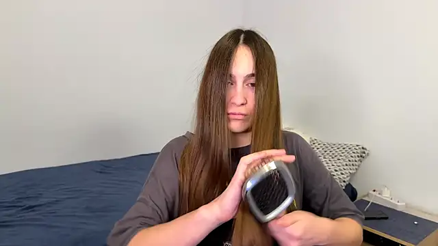 AliceKolltt online show from 04/23/26, 07:49