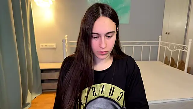 Snapshot of AliceKolltt chatting on 06/13/26, 11:02 AliceKolltt online show from 06/13/26, 11:02