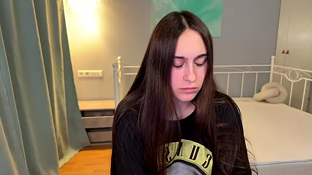 Snapshot of AliceKolltt chatting on 06/14/26, 10:12 AliceKolltt online show from 06/14/26, 10:12