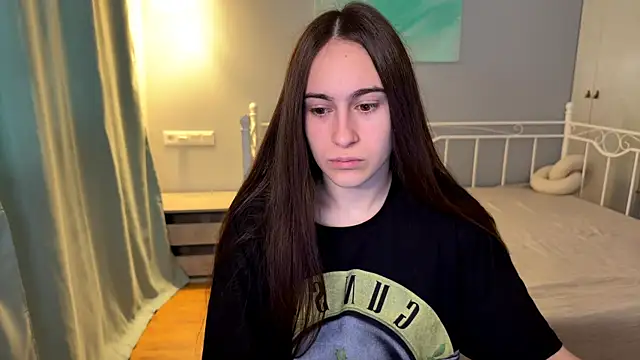 Snapshot of AliceKolltt chatting on 06/25/26, 12:42 AliceKolltt online show from 06/25/26, 12:42
