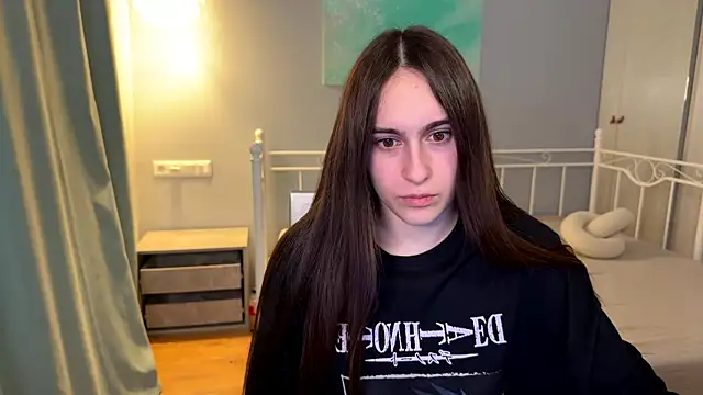 Snapshot of AliceKolltt chatting on 07/06/26, 09:06 AliceKolltt online show from 07/06/26, 09:06