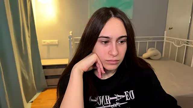 Snapshot of AliceKolltt chatting on 07/07/26, 02:32 AliceKolltt online show from 07/07/26, 02:32