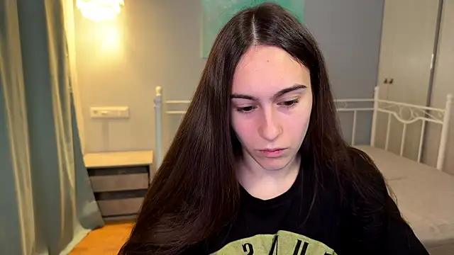 Snapshot of AliceKolltt chatting on 07/17/26, 02:18 AliceKolltt online show from 07/17/26, 02:18