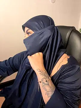 Snapshot of haddy_ss chatting on 11/23/25, 08:52 haddy ss online show from 11/23/25, 08:52