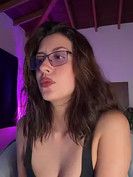 EmaSaenz online show from 02/26/25, 02:26