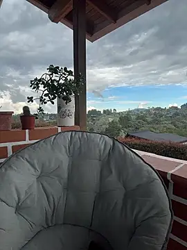 EmaSaenz online show from 10/30/25, 08:42