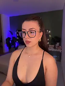 EmaSaenz online show from 06/06/26, 10:58