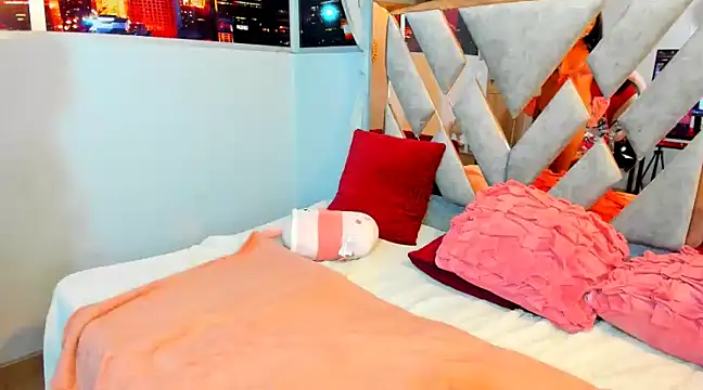 Snapshot of Kendall_Sophy chatting on 03/03/25, 10:31 Kendall Sophy online show from 03/03/25, 10:31