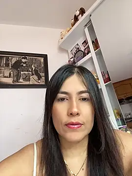 Snapshot of manuela_star chatting on 05/20/26, 05:19 manuela star online show from 05/20/26, 05:19