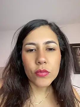 Snapshot of manuela_star chatting on 05/21/26, 01:40 manuela star online show from 05/21/26, 01:40