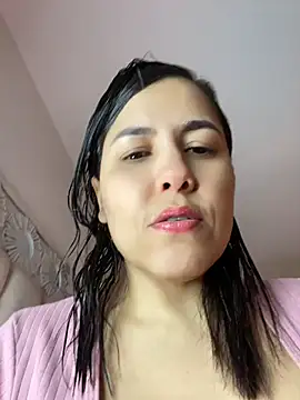 Snapshot of manuela_star chatting on 06/11/26, 12:32 manuela star online show from 06/11/26, 12:32