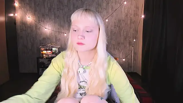 MariaMango online show from 11/25/25, 12:21