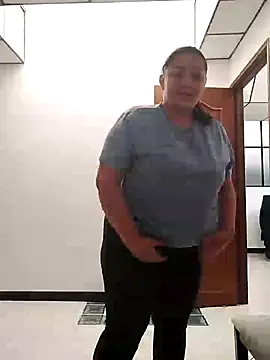 Snapshot of antoniamoreno82 chatting on 12/24/24, 02:33 antoniamoreno82 online show from 12/24/24, 02:33