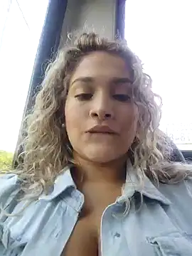 Snapshot of Sara_smiiith211 chatting on 12/20/24, 08:45 Sara smiiith211 online show from 12/20/24, 08:45