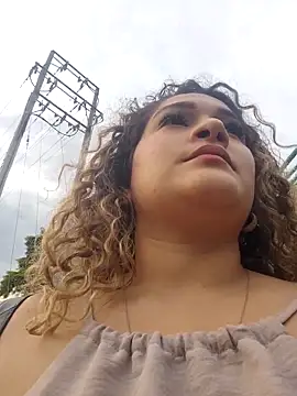 Snapshot of Sara_smiiith211 chatting on 12/03/25, 10:30 Sara smiiith211 online show from 12/03/25, 10:30