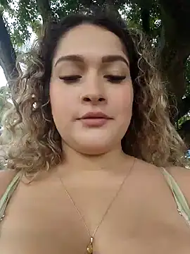 Snapshot of Sara_smiiith211 chatting on 12/04/25, 07:11 Sara smiiith211 online show from 12/04/25, 07:11