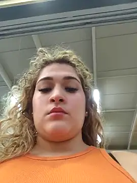 Snapshot of Sara_smiiith211 chatting on 12/15/25, 10:58 Sara smiiith211 online show from 12/15/25, 10:58