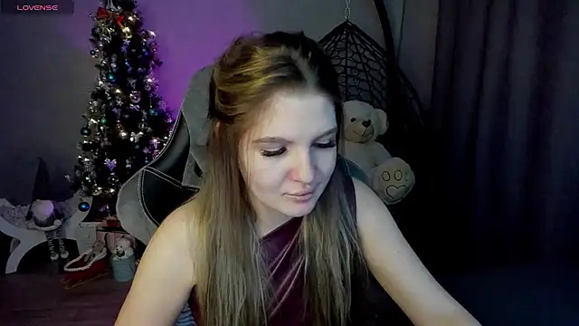 Snapshot of lily_williamss chatting on 12/28/24, 02:33 lily williamss online show from 12/28/24, 02:33