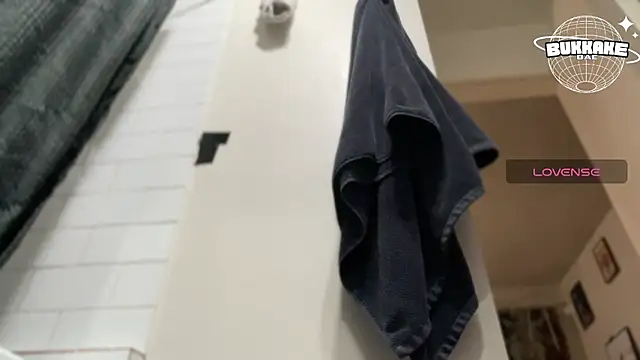 Snapshot of bukkakebae1 chatting on 12/23/24, 10:21 bukkakebae1 online show from 12/23/24, 10:21