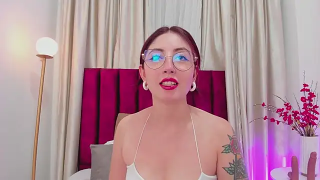 Emilywatsonn online show from 01/27/25, 11:43