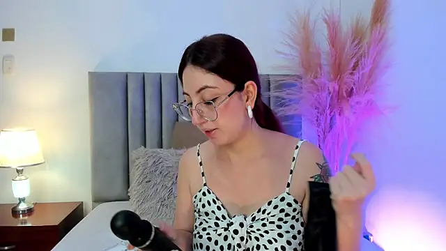 Emilywatsonn online show from 02/10/25, 11:46