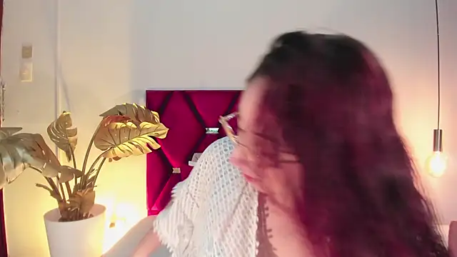 Emilywatsonn online show from 10/15/25, 10:21