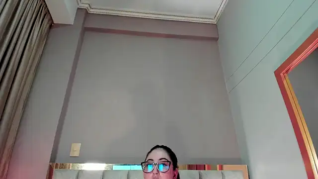 Emilywatsonn online show from 01/10/26, 11:53