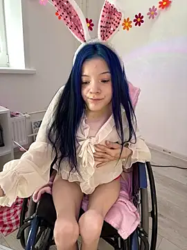 MiniSophiaa online show from 04/02/26, 07:50