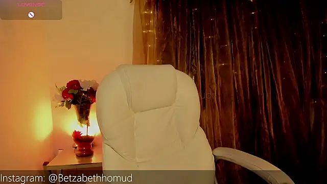 Snapshot of BetzabethHomud0 chatting on 01/11/25, 11:02 BetzabethHomud0 online show from 01/11/25, 11:02