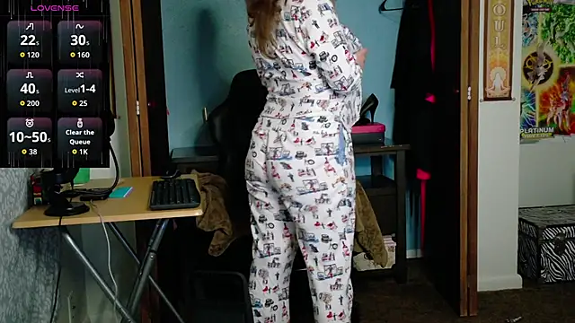 TreeJeanne online show from 10/11/25, 04:22