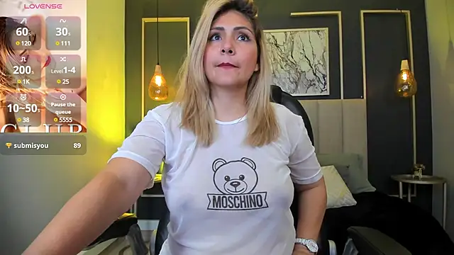 Melanie silver  online show from 02/21/25, 01:00