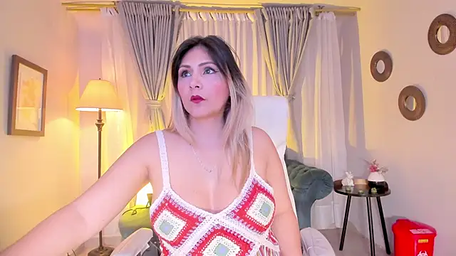 Melanie silver  online show from 09/17/25, 09:16