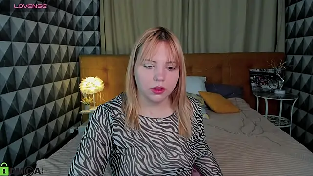 Stacy Luv online show from 09/15/25, 12:32