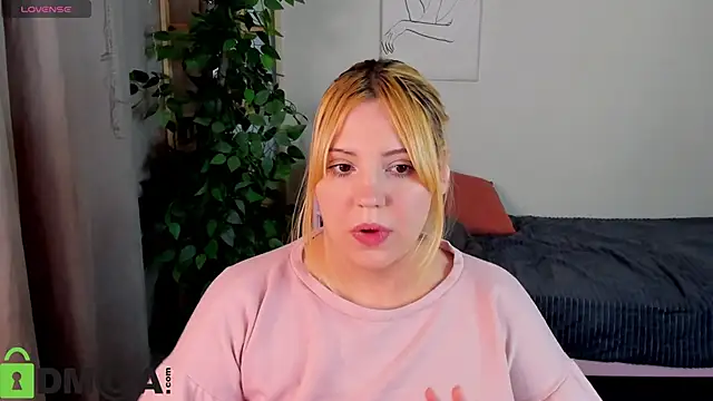 Stacy Luv online show from 12/05/25, 09:07