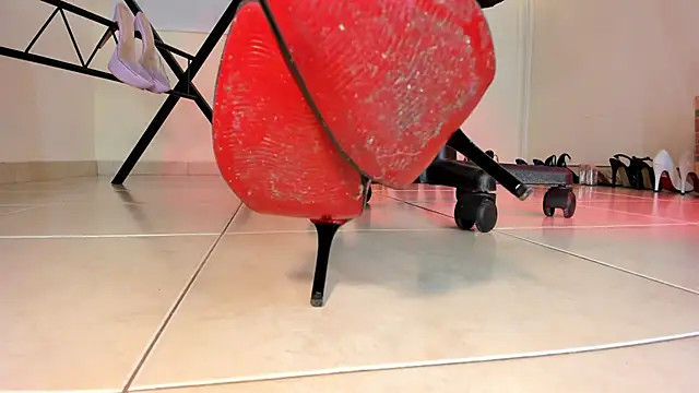 Snapshot of Kimmroggerr chatting on 02/10/25, 08:42 Kimmroggerr online show from 02/10/25, 08:42