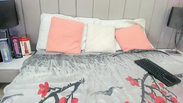 Kendaal Doshi online show from 10/26/25, 01:50