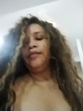 Snapshot of Alma_Sexyy chatting on 10/15/25, 09:42 Alma Sexyy online show from 10/15/25, 09:42